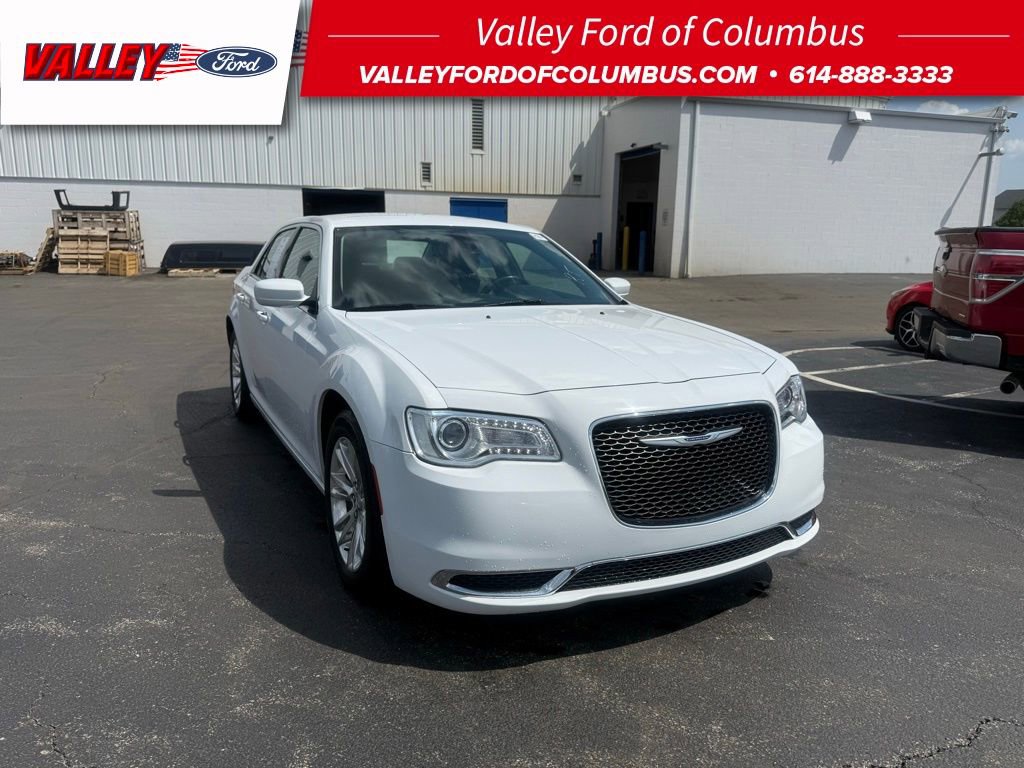 2020 Chrysler 300 Touring L