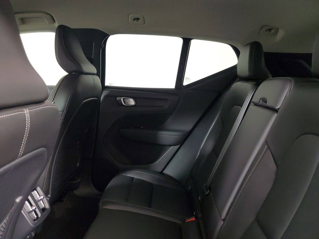 2026 Volvo Xc40 B5 Core