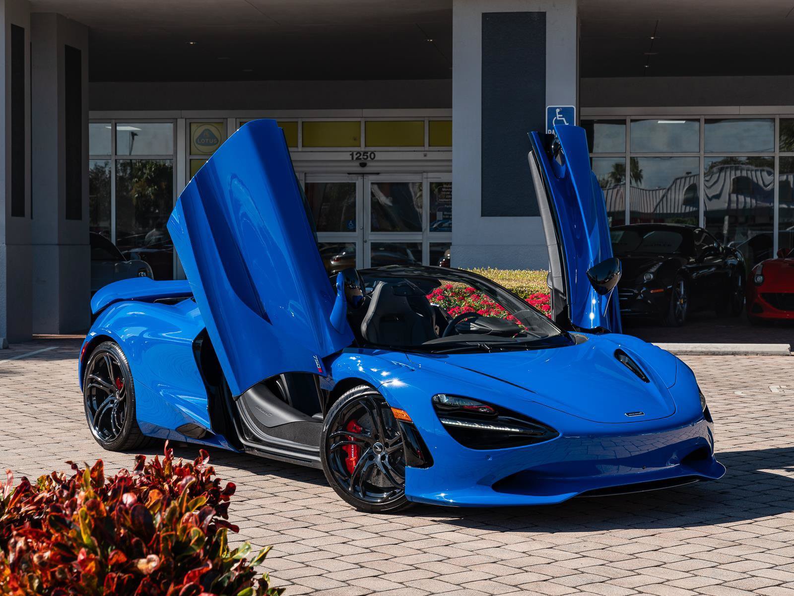 Used 2024 McLaren 750S Spider photo 9