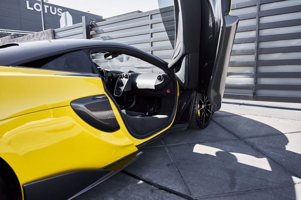 Used 2019 McLaren 600LT photo 25
