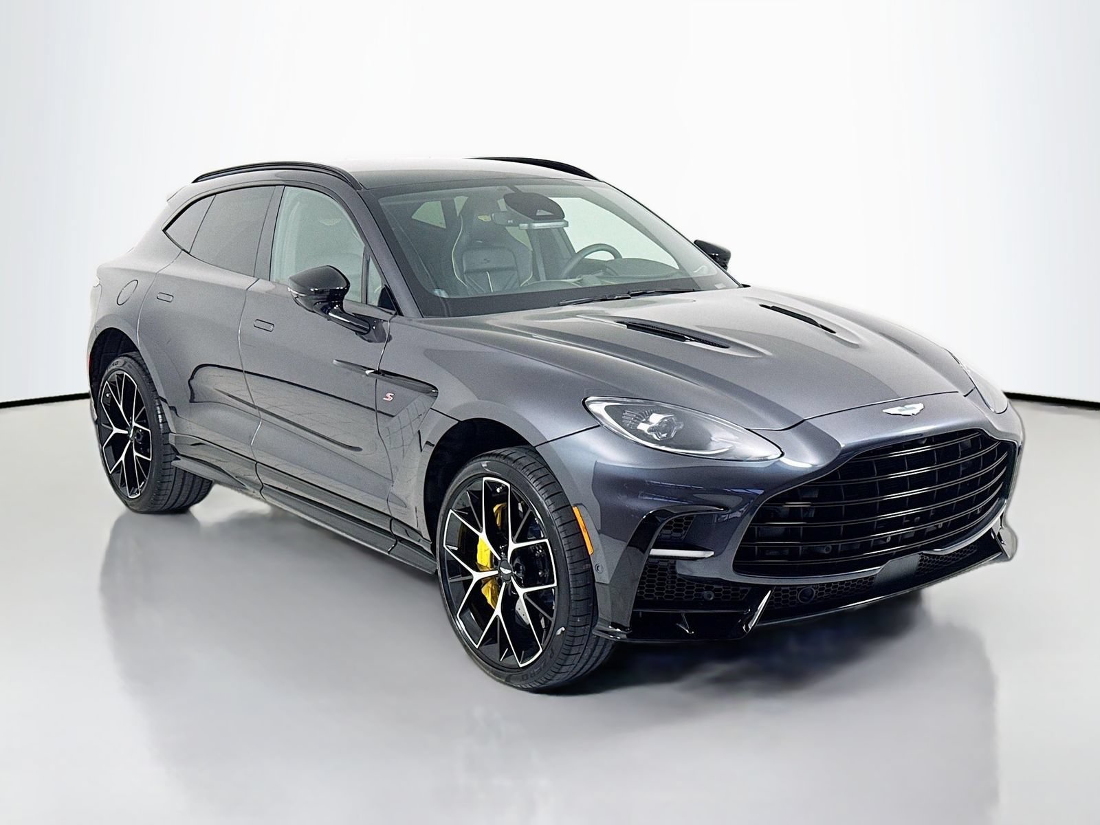 New 2026 Aston Martin DBX 707