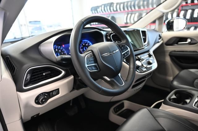 2024 Chrysler Pacifica Touring-L