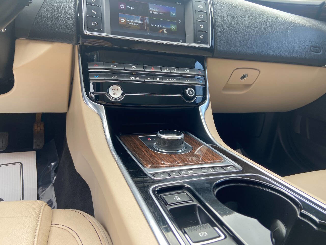 2017 Jaguar XE Prestige