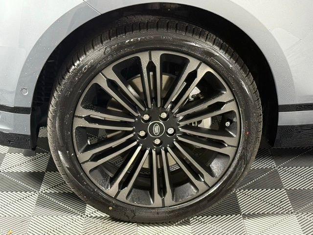 2026 Land Rover Range Rover Velar Dynamic SE