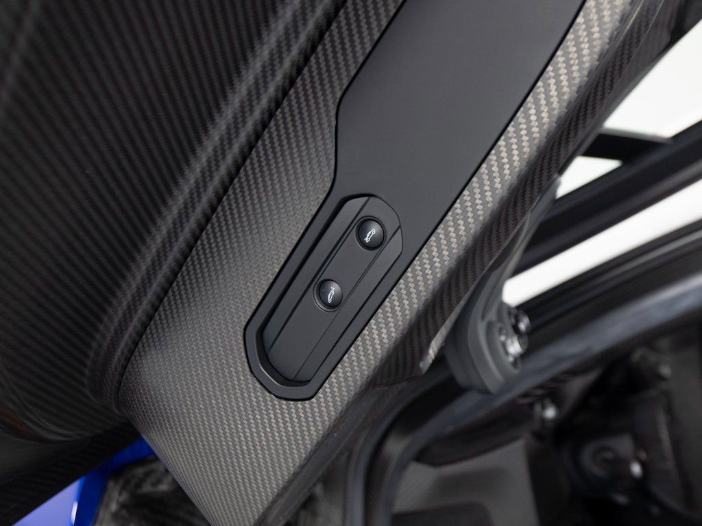 Used 2015 McLaren P1 photo 23