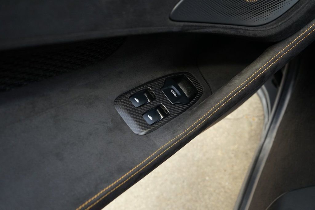 Used 2019 McLaren 600LT photo 31