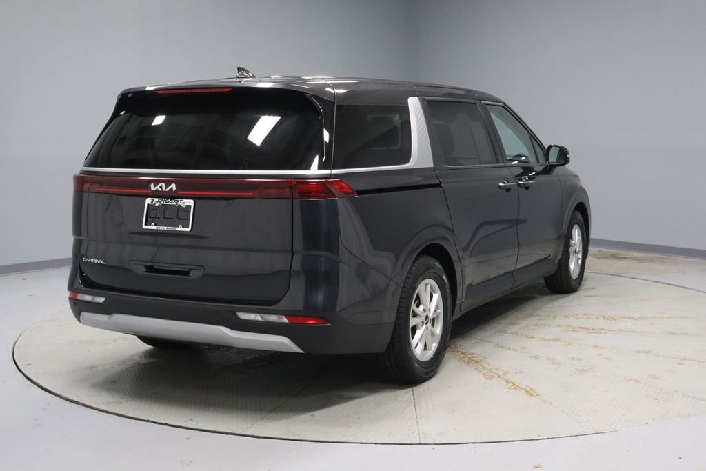 2024 Kia Carnival LX