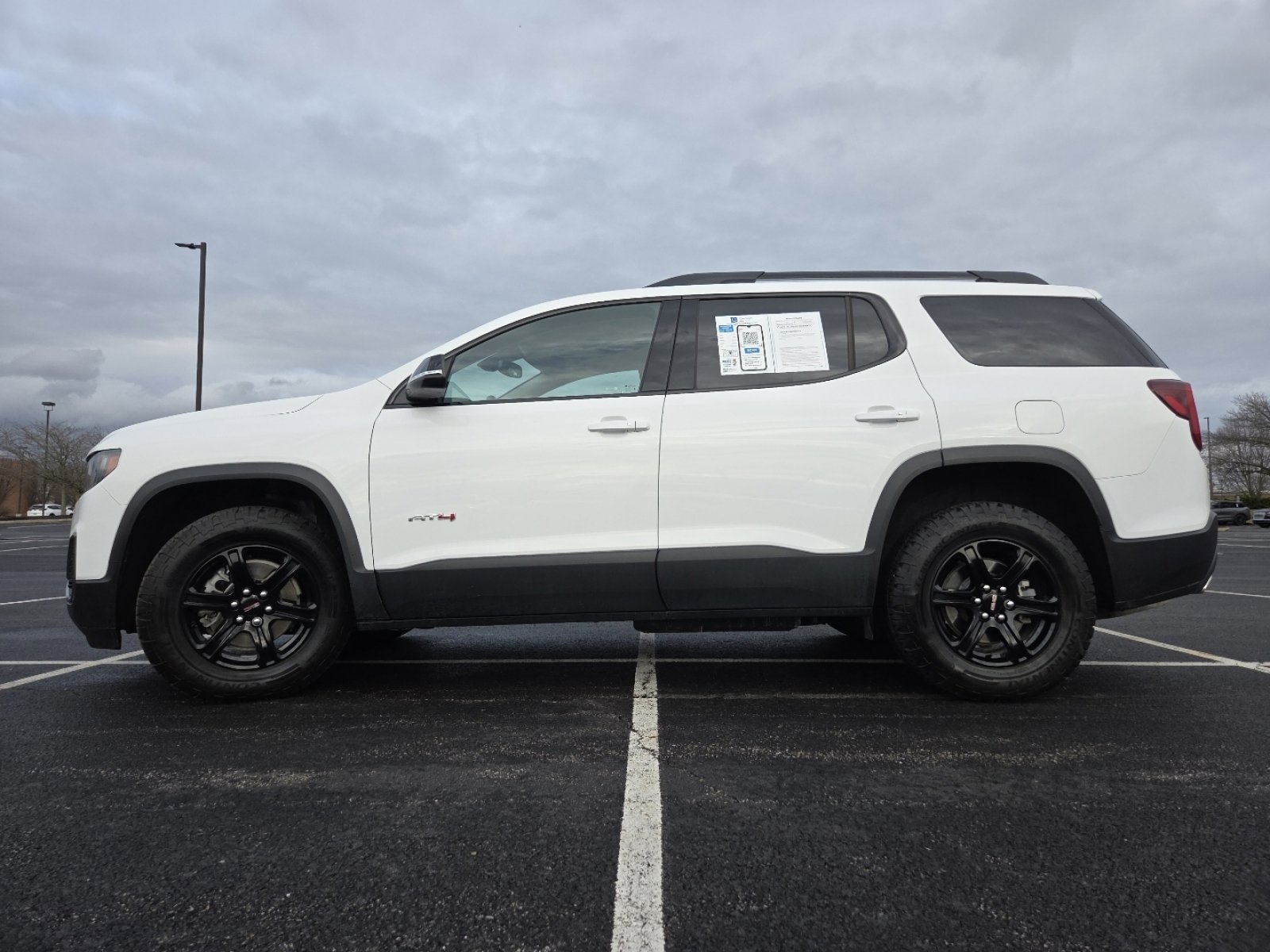 2023 GMC Acadia AT4