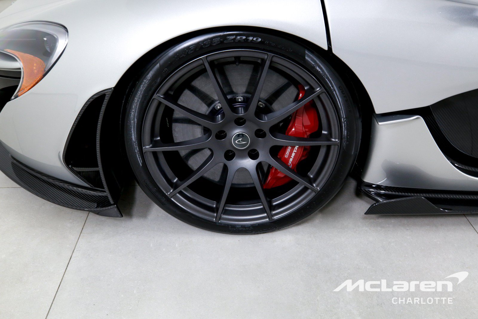 Used 2015 McLaren P1 photo 31
