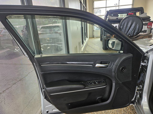 2019 Chrysler 300 Touring