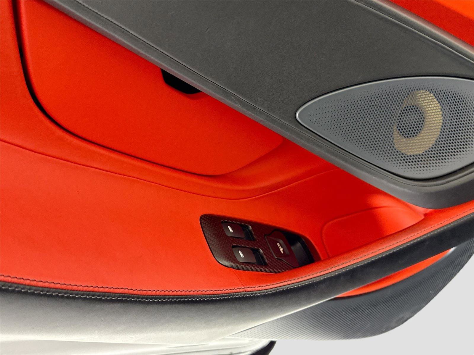 Used 2019 McLaren 600LT photo 13