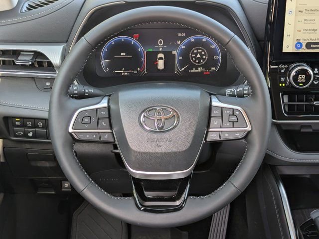 2025 Toyota Highlander Platinum