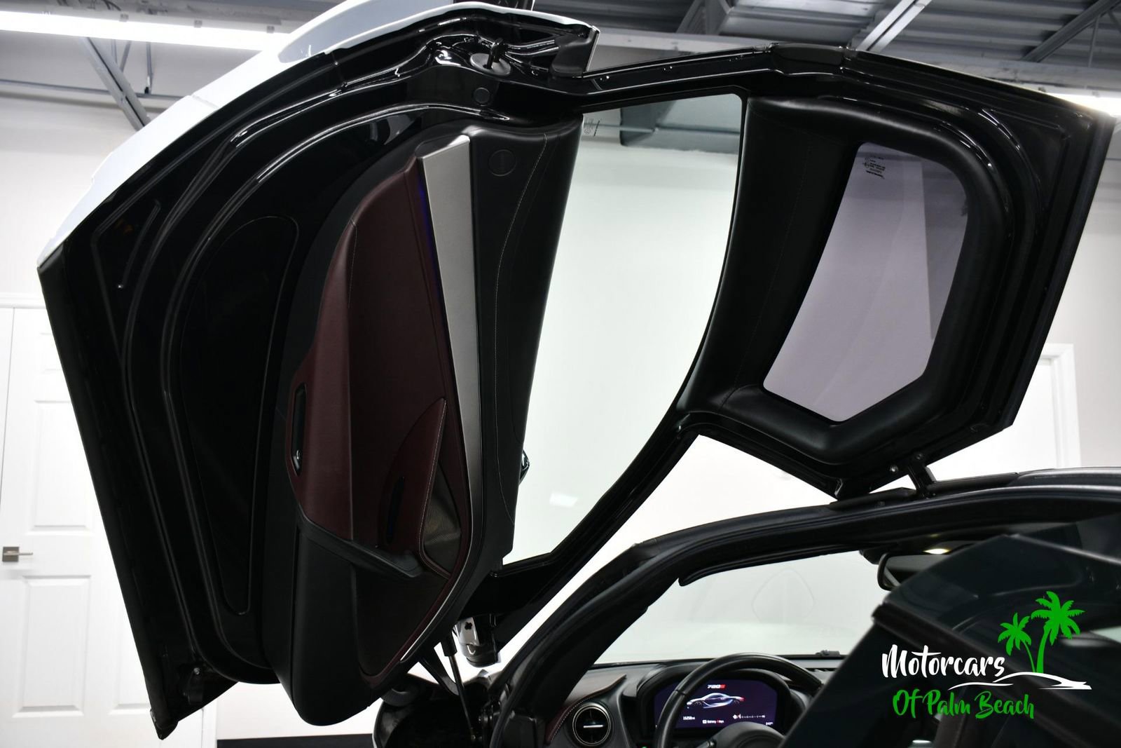 Used 2018 McLaren 720S photo 26