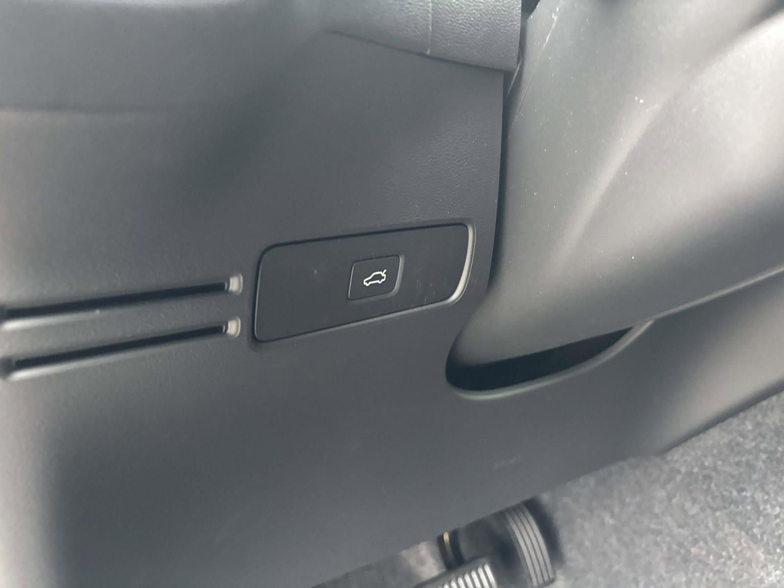 2026 Volvo Xc40 B5 Ultra