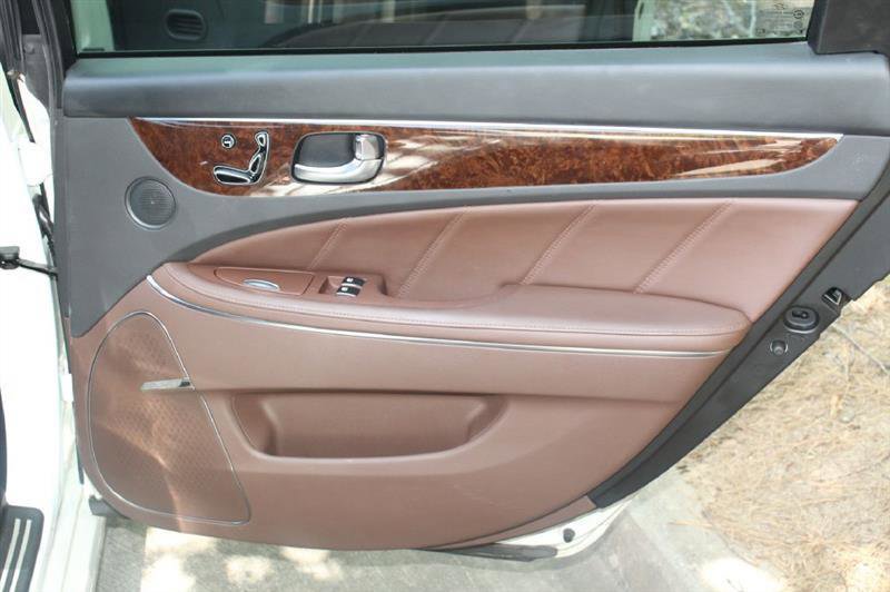 2014 Hyundai Equus Signature