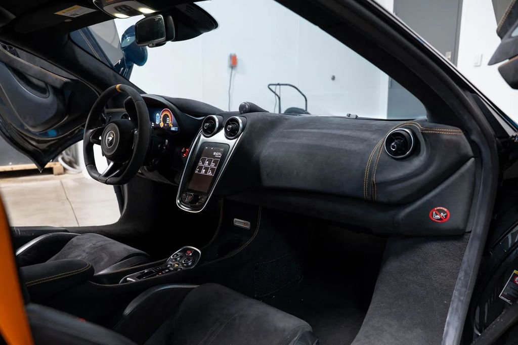 Used 2020 McLaren 600LT Spider photo 34