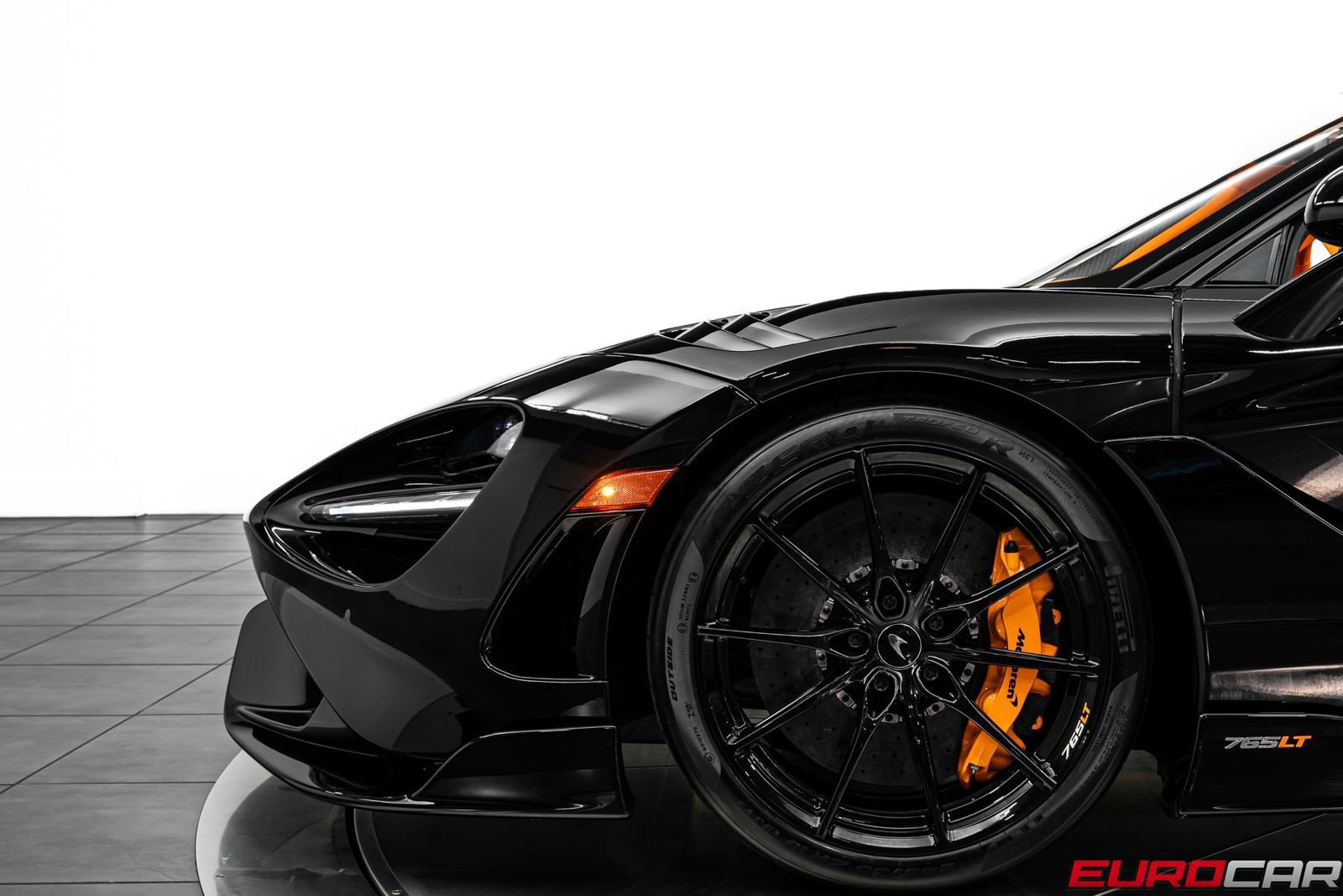 Used 2022 McLaren 765LT photo 17
