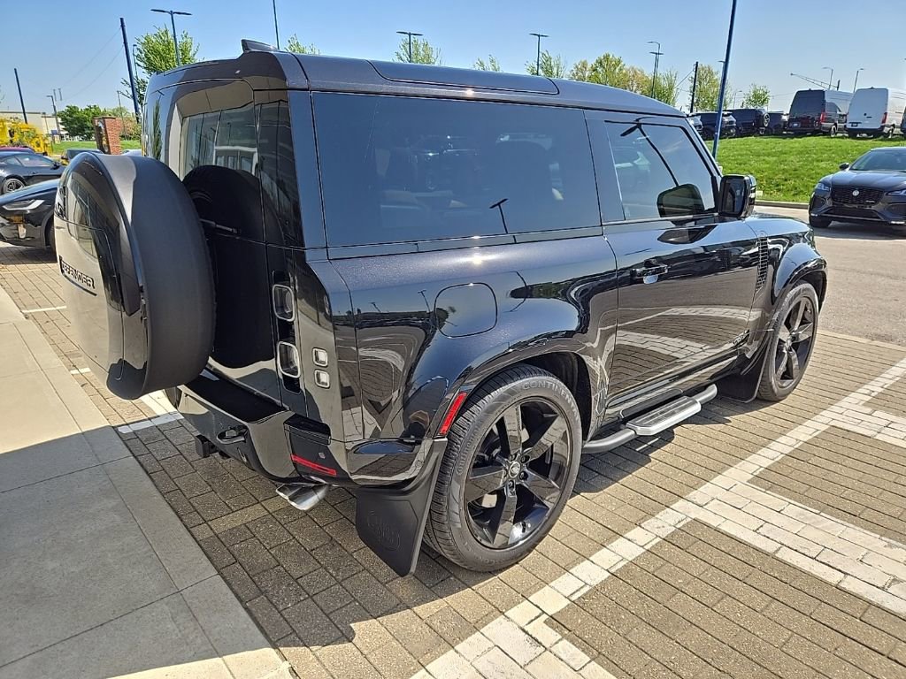 2024 Land Rover Defender 90 V8