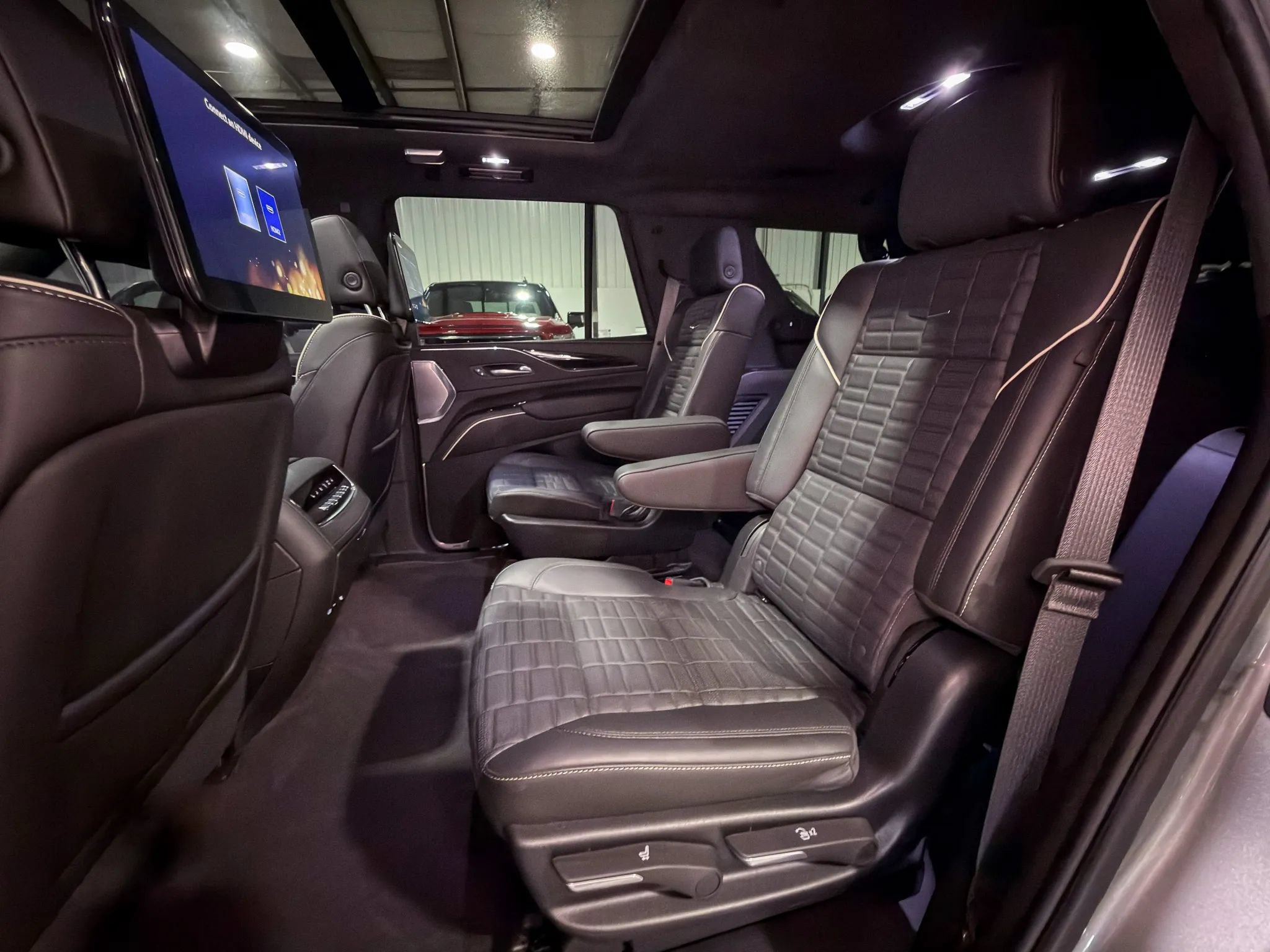 2024 Cadillac Escalade-V V-Series - Photo 14