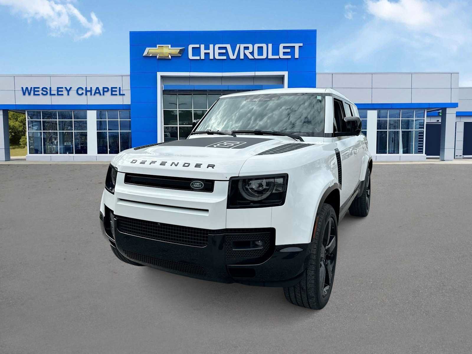 2024 Land Rover Defender P400 X-Dynamic SE