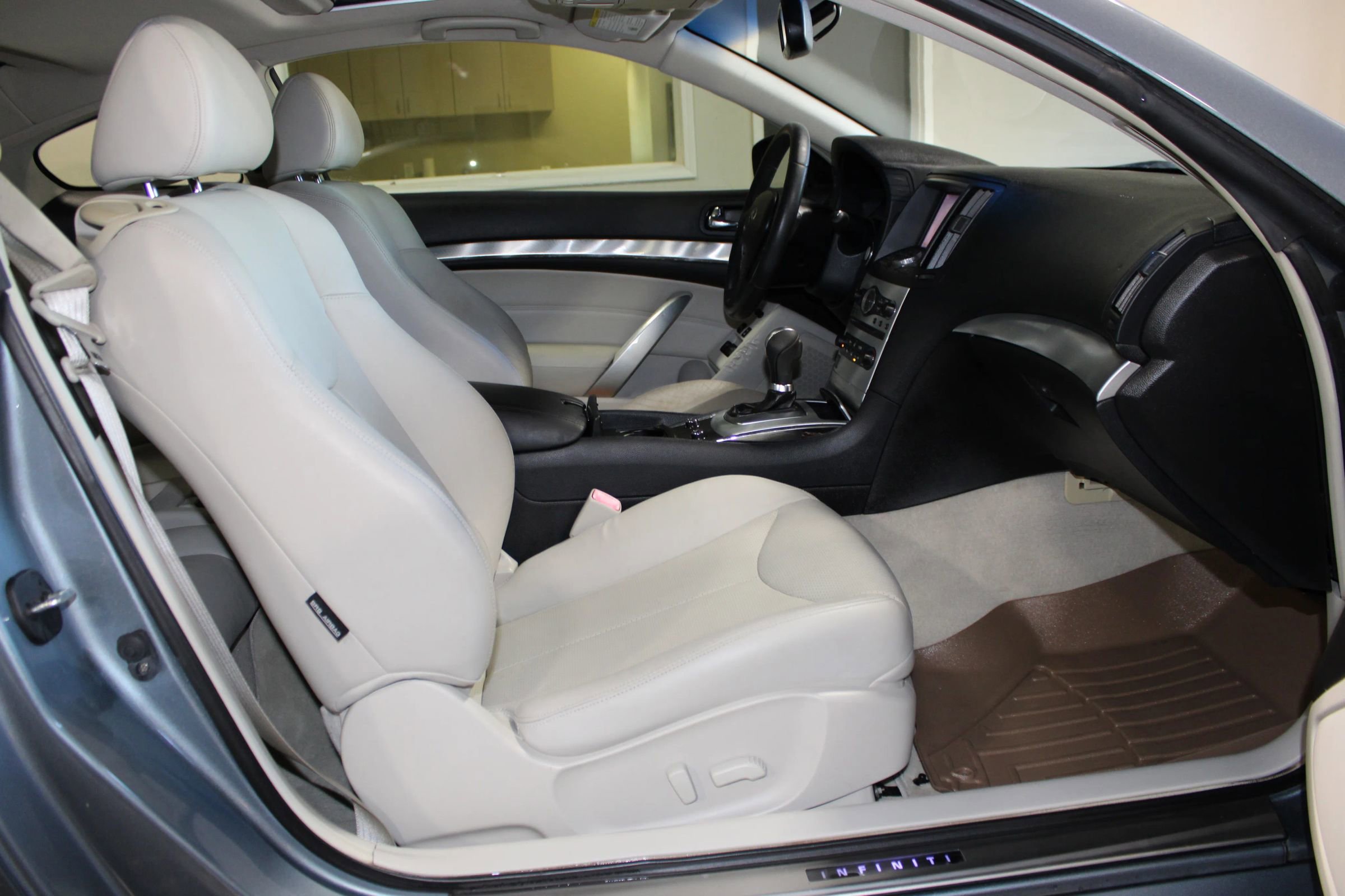 2015 INFINITI Q60 Journey