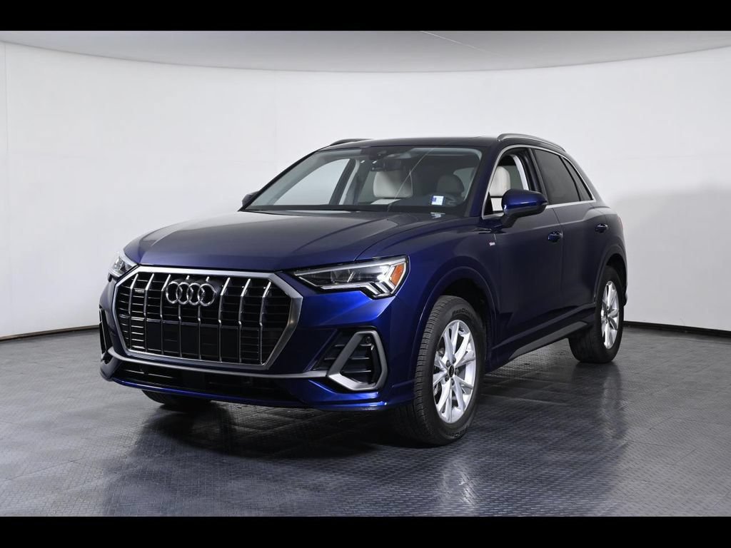 Certified 2025 Audi Q3 2.0T Premium w/ Convenience Package