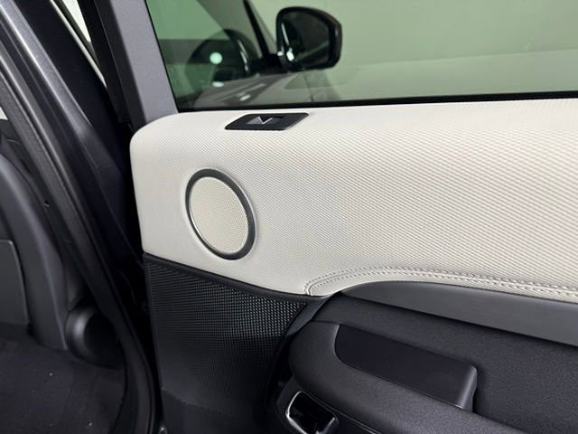 2025 Land Rover Discovery Dynamic SE