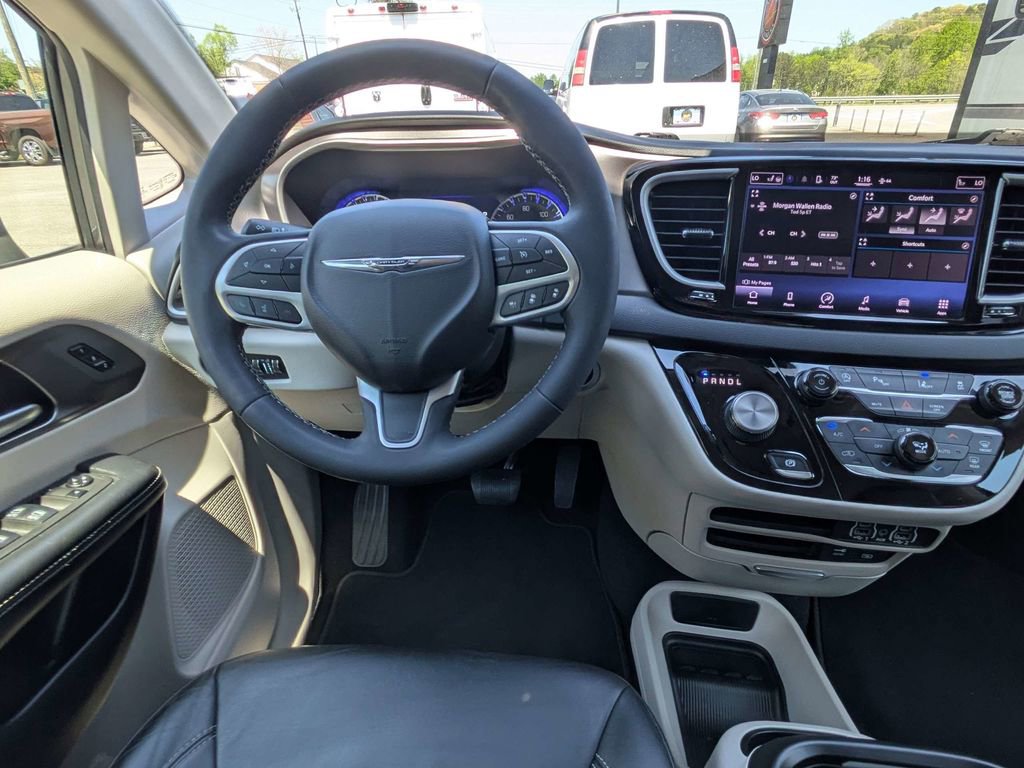 2022 Chrysler Pacifica Touring-L