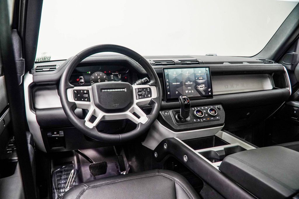 2025 Land Rover Defender 110 S