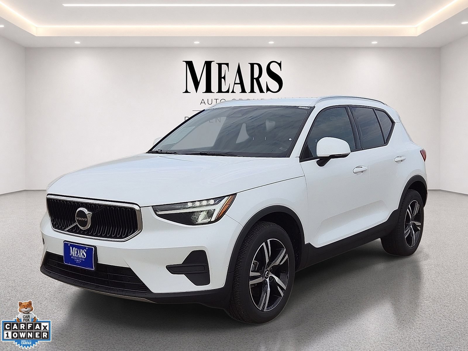Used 2023 Volvo XC40 B5 Core