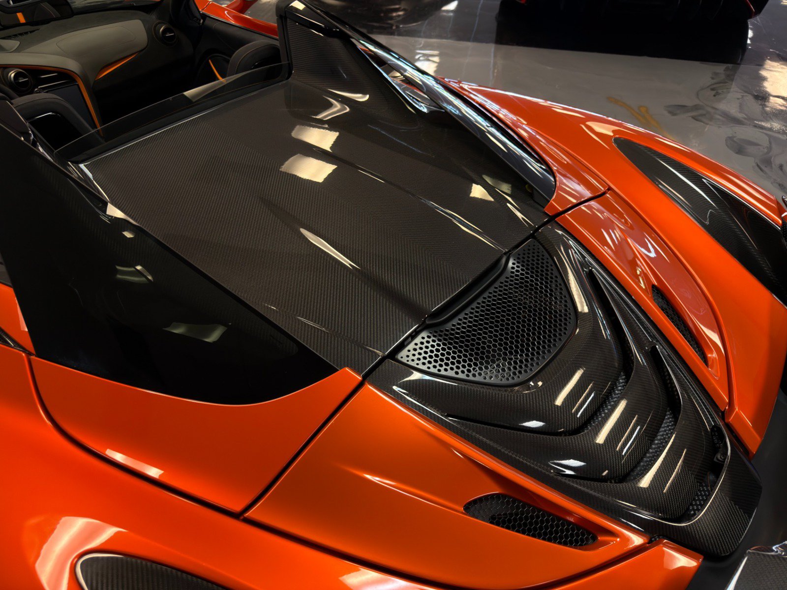 Used 2021 McLaren 720S Performance photo 15