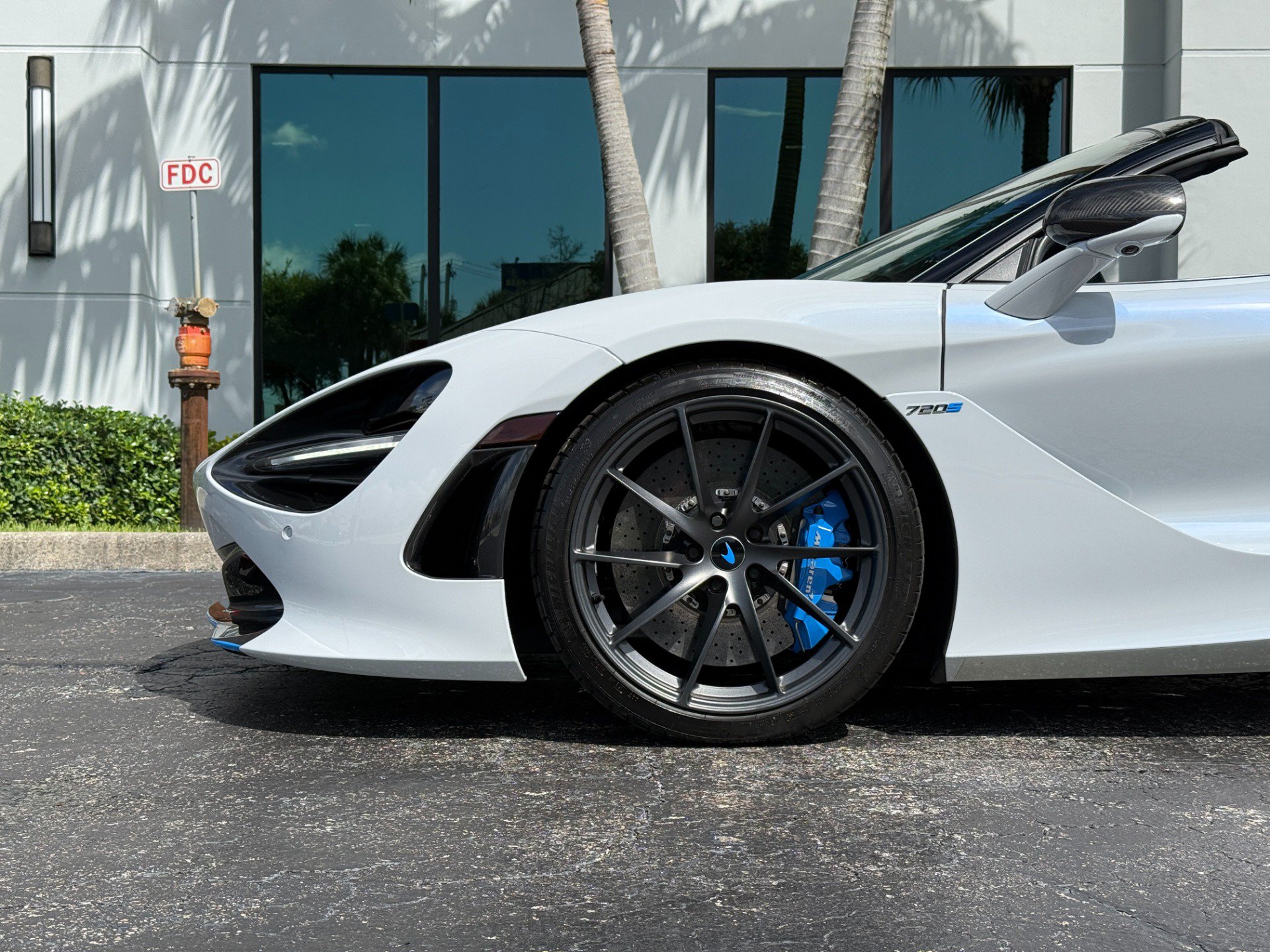 Used 2020 McLaren 720S Luxury photo 11
