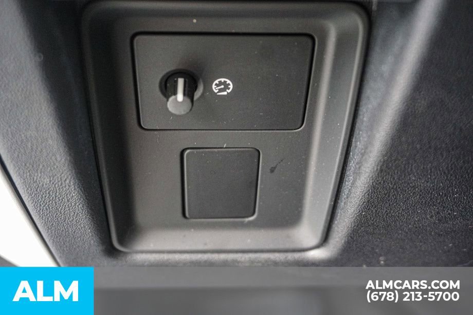 2023 Land Rover Defender 130 SE