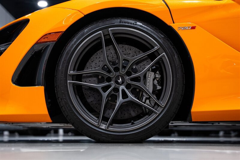 Used 2019 McLaren 720S Performance photo 12