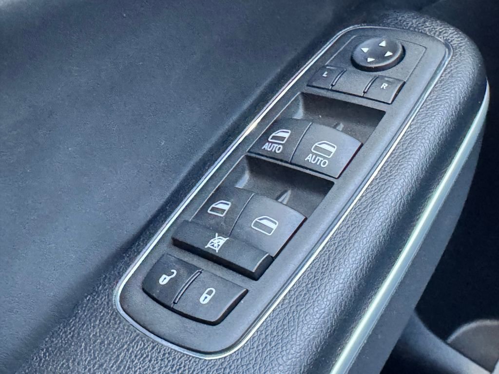 2021 Chrysler 300 Touring L