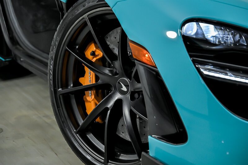 Used 2022 McLaren 720S Performance photo 4