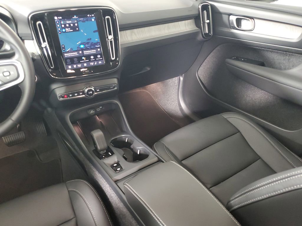 2026 Volvo Xc40 B5 Core