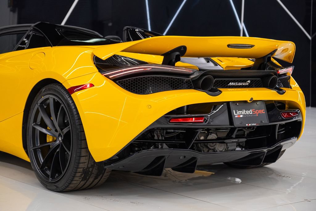 Used 2023 McLaren 720S Luxury photo 16