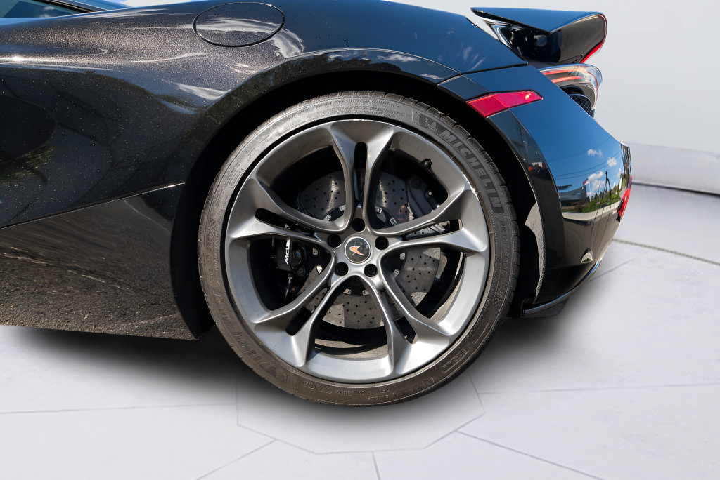 Used 2018 McLaren 720S photo 25