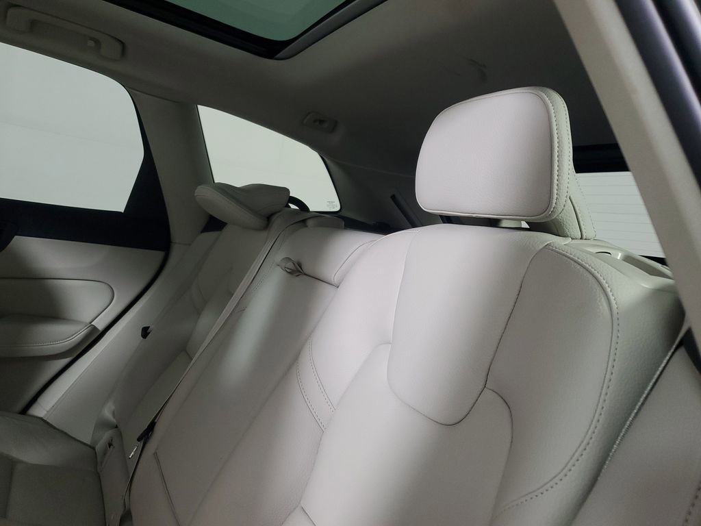 2023 Volvo Xc60 B5 Plus