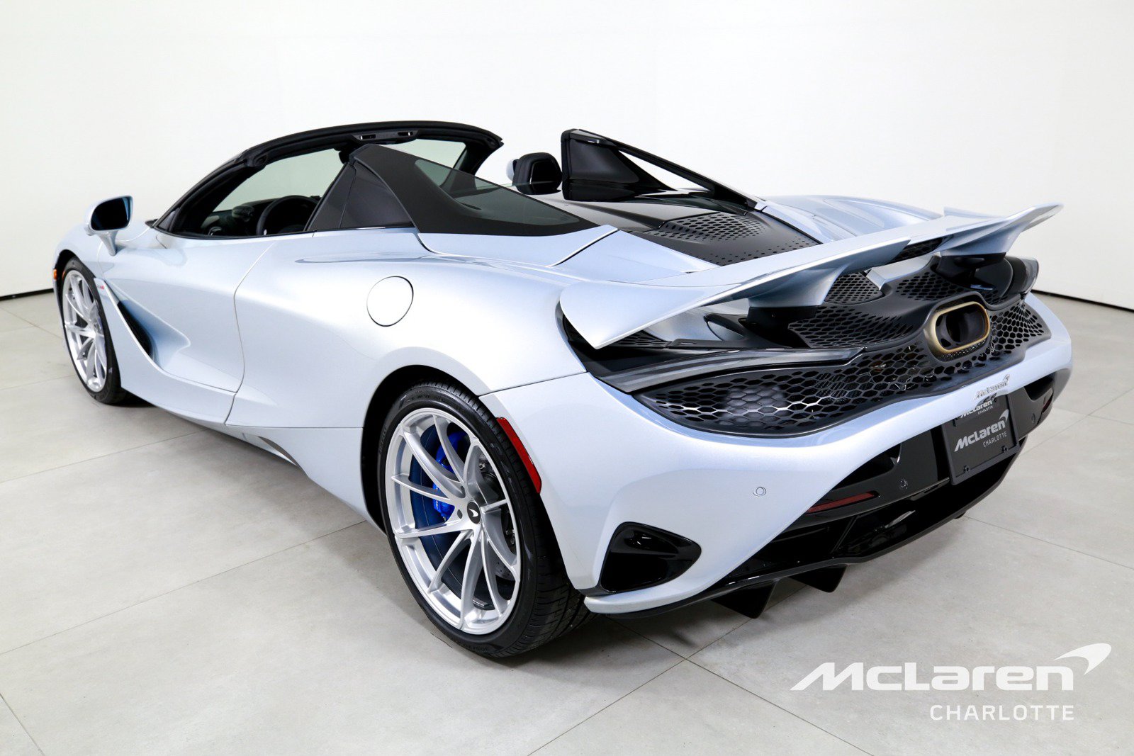 Used 2026 McLaren 750S Spider photo 8
