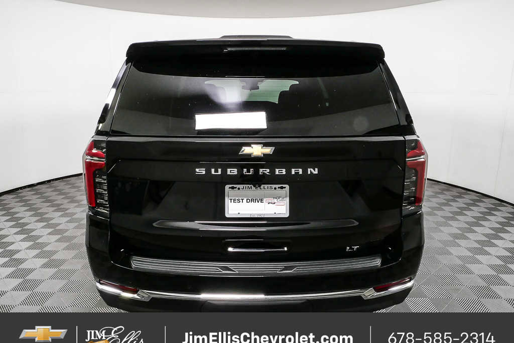 2025 Chevrolet Suburban LT