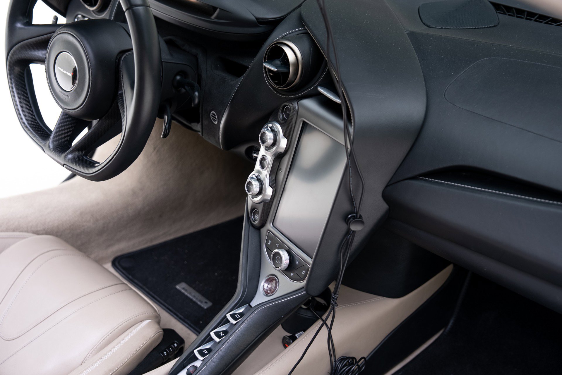 Used 2018 McLaren 720S Luxury photo 35