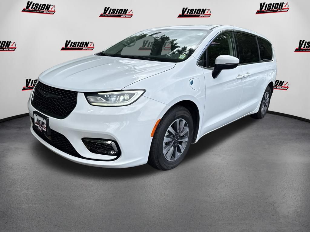 Used 2023 Chrysler Pacifica Touring-L