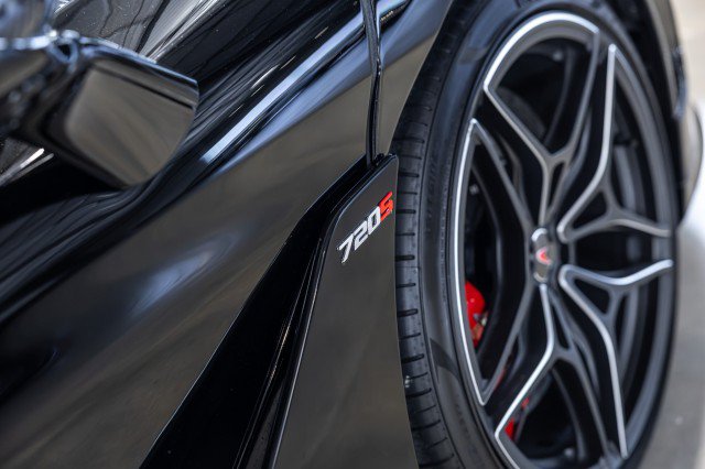 Used 2018 McLaren 720S Performance photo 30