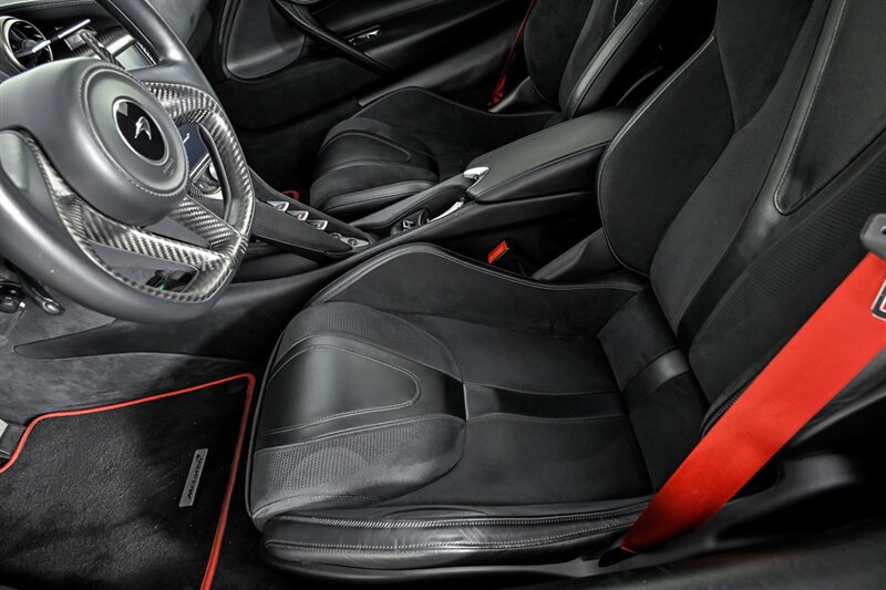 Used 2019 McLaren 720S Spider photo 18