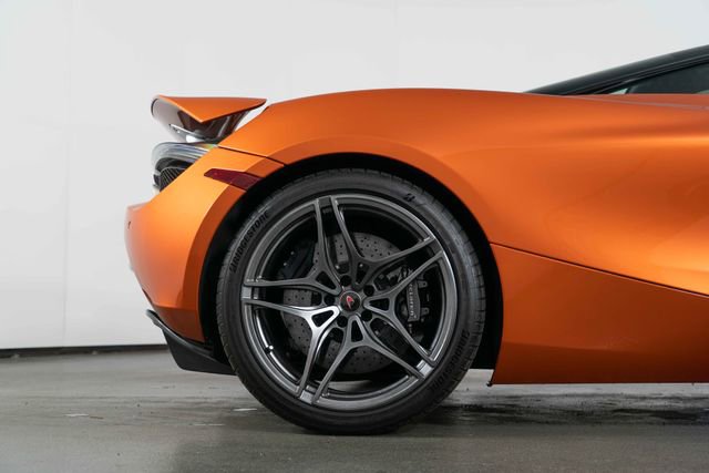 Used 2018 McLaren 720S photo 10