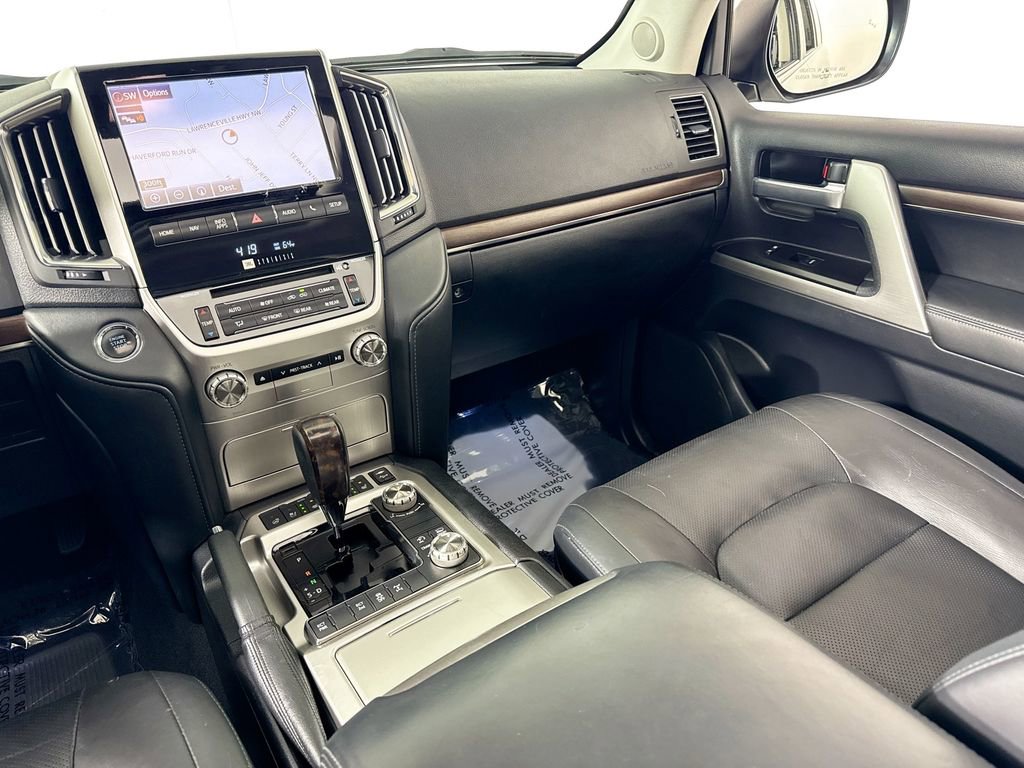 2016 Toyota Land Cruiser