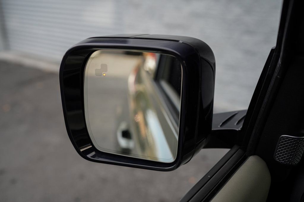 2022 Land Rover Defender 90 X-Dynamic S