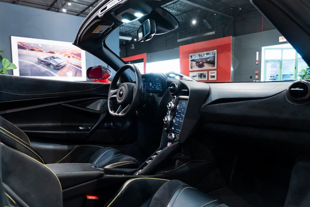 Used 2022 McLaren 720S Spider photo 28